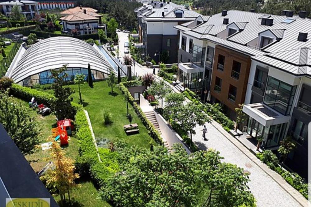 C21 MY MADRADAN ÇEKMEKÖY ANTORMAN SİTESİNDE 5+2 SATILIK VİLLA