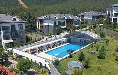 C21 MY MADRADAN ÇEKMEKÖY ANTORMAN SİTESİNDE 5+2 SATILIK VİLLA