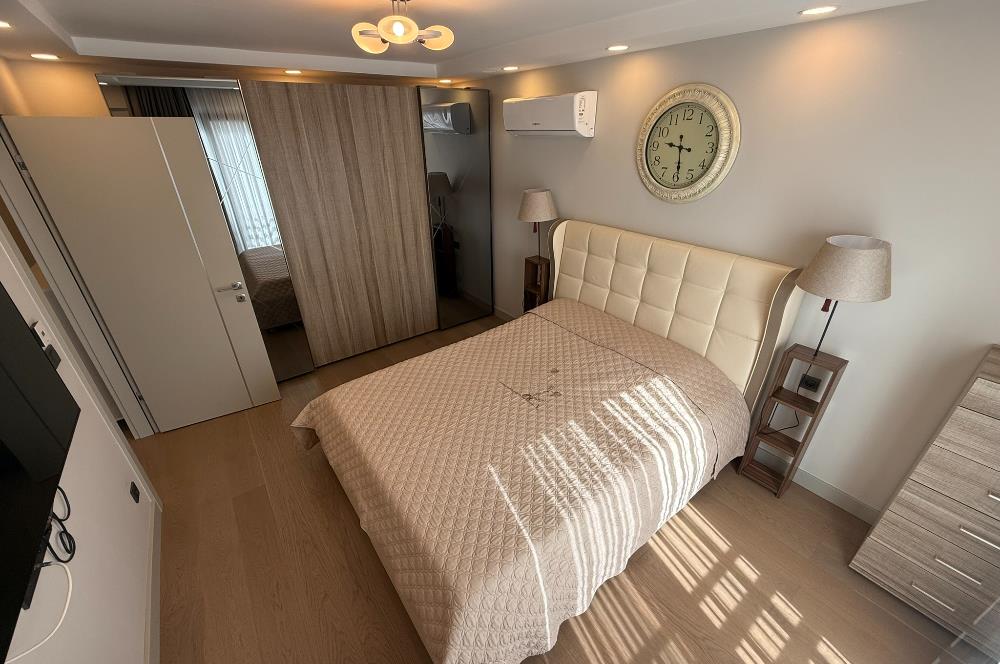 Zekeriyaköy'de lüks dekorasyonlu 5+2 satılık villa