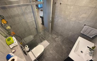Zekeriyaköy'de lüks dekorasyonlu 5+2 satılık villa
