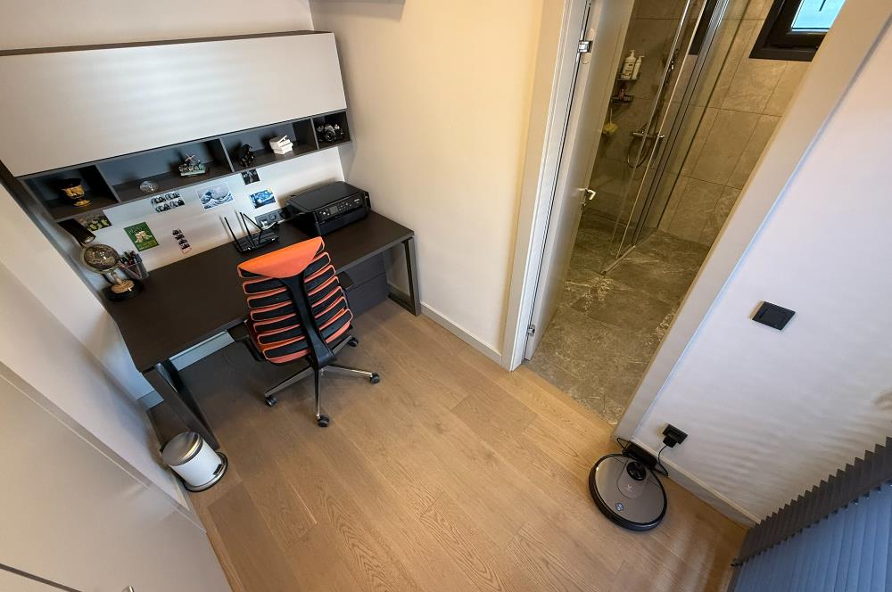 Zekeriyaköy'de lüks dekorasyonlu 5+2 satılık villa