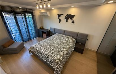 Zekeriyaköy'de lüks dekorasyonlu 5+2 satılık villa