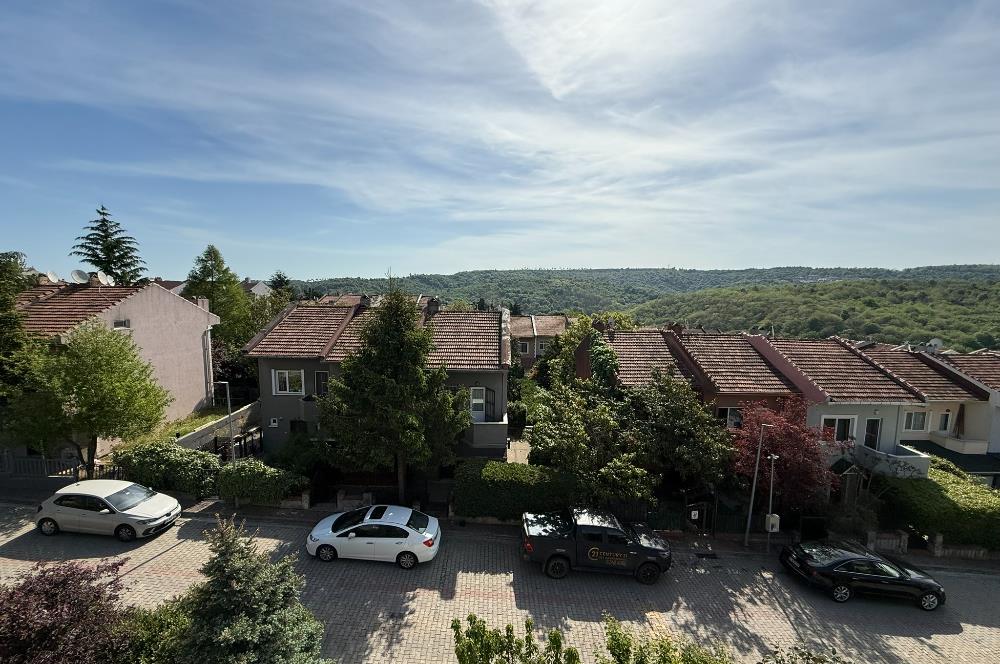 Zekeriyaköy'de lüks dekorasyonlu 5+2 satılık villa