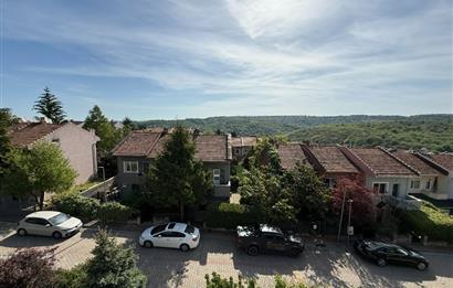 Zekeriyaköy'de lüks dekorasyonlu 5+2 satılık villa