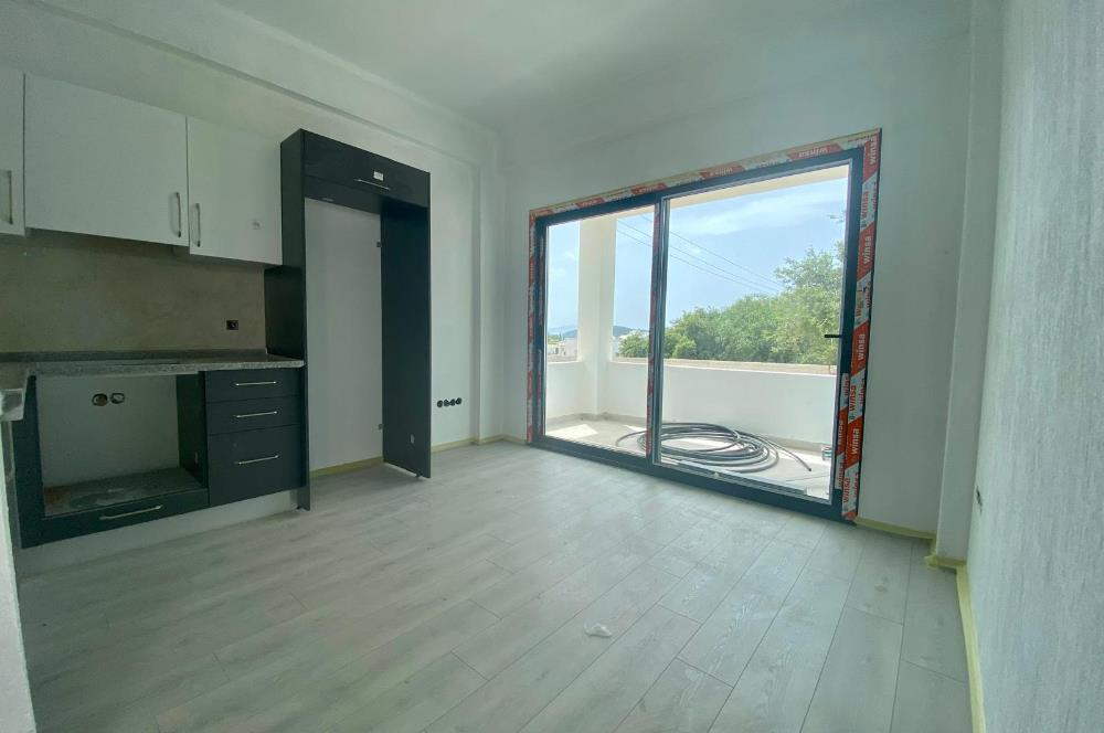 ESKİÇEŞMEDE YILLIK KİRALIK 1+1 EŞYASIZ DAİRELER