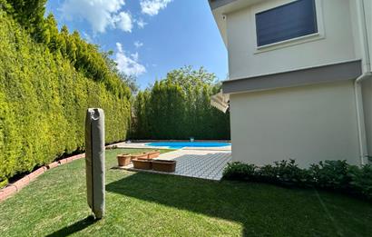 C21 Loca'dan Altınoluk Müstaki 8+1 Havuzlu Villa