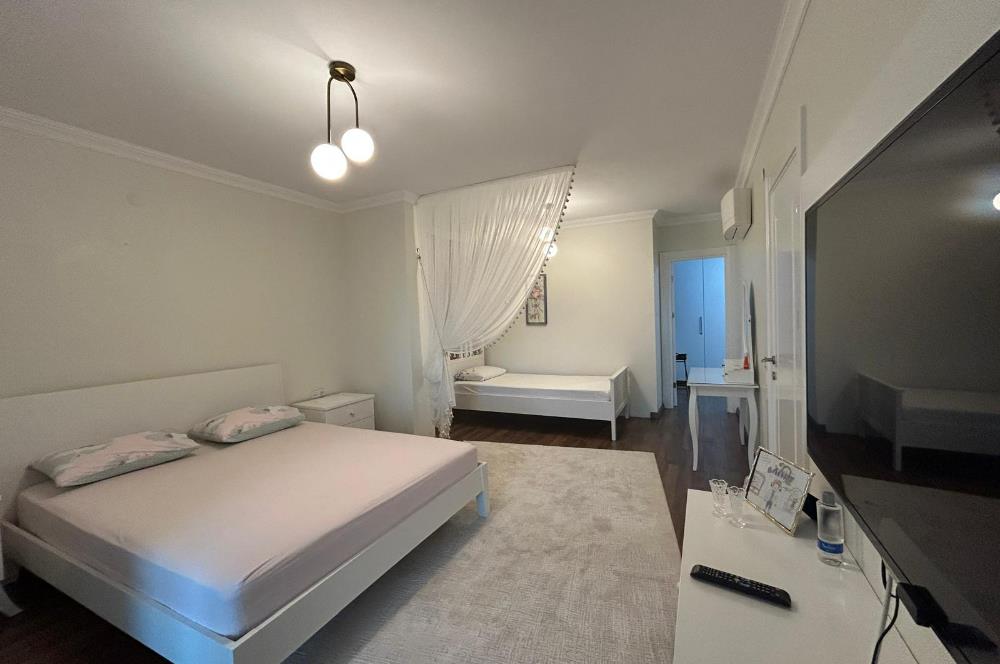 C21 Loca'dan Altınoluk Müstaki 8+1 Havuzlu Villa