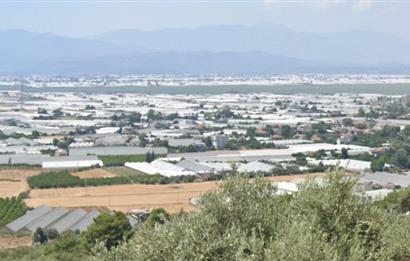 KAŞ YEŞİLKÖY'DE DENİZE 1 KM MESAFEDE ARSA