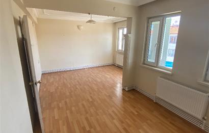 CENTURY 21 PLUS ATAKÖY MAHALLESİNDE ARA KAT DAİRE