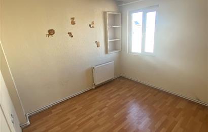 CENTURY 21 PLUS ATAKÖY MAHALLESİNDE ARA KAT DAİRE
