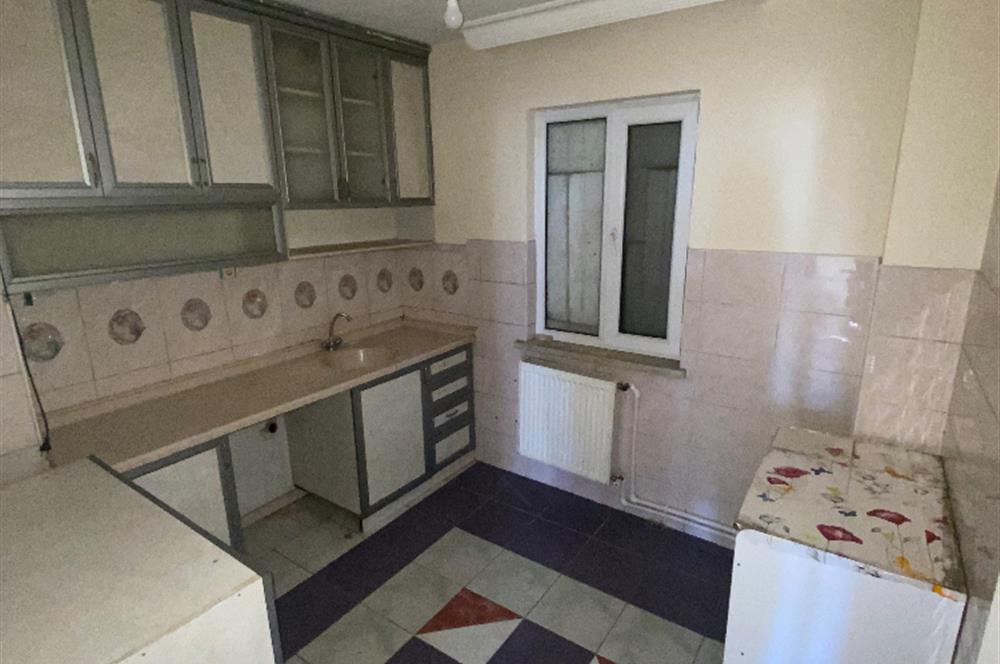 CENTURY 21 PLUS ATAKÖY MAHALLESİNDE ARA KAT DAİRE