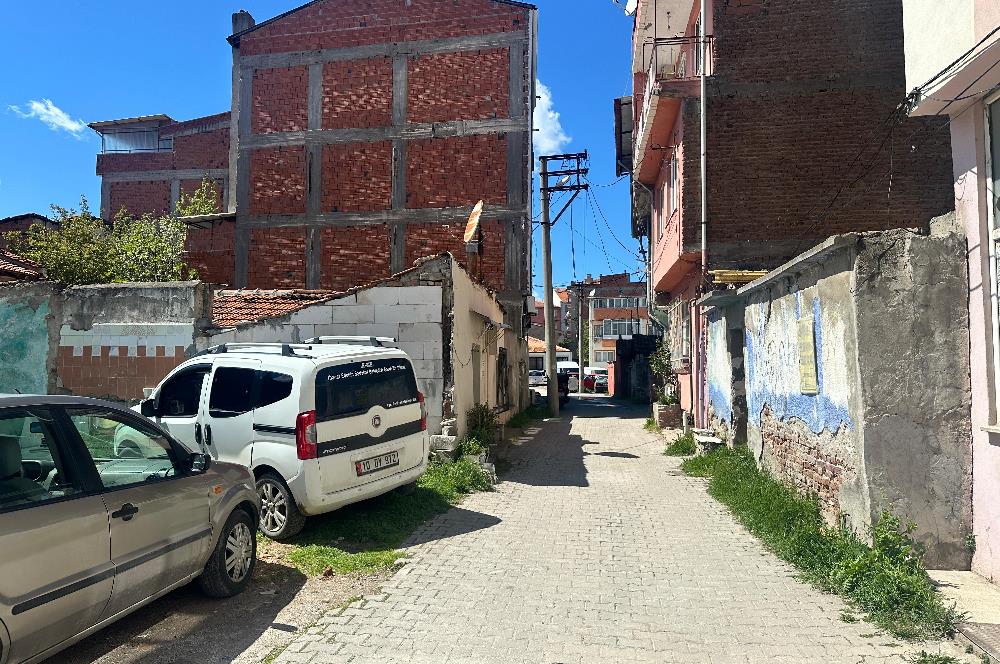 C21 BAL'DAN EGE MAH// ÜÇ KAT İMARLI// 71 M2 TABAN OTURUMLU ARSA