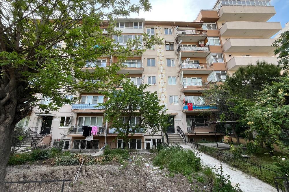 C21 BAL'dan İZMİR YOLU ÜZERİ BAKIMLI MASRAFSIZ SATILIK 2+1 DAİRE