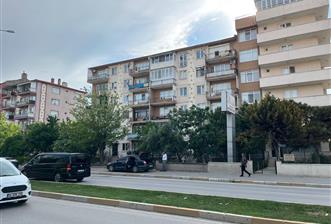 C21 BAL'dan İZMİR YOLU ÜZERİ BAKIMLI MASRAFSIZ SATILIK 2+1 DAİRE