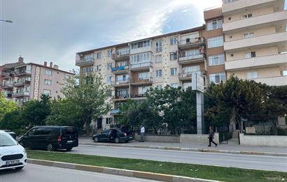 C21 BAL'dan İZMİR YOLU ÜZERİ BAKIMLI MASRAFSIZ SATILIK 2+1 DAİRE