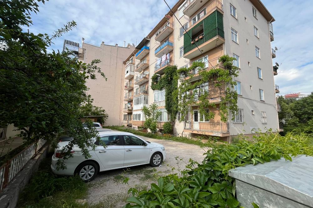 C21 BAL'dan İZMİR YOLU ÜZERİ BAKIMLI MASRAFSIZ SATILIK 2+1 DAİRE