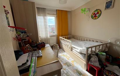 C21 BAL'dan İZMİR YOLU ÜZERİ BAKIMLI MASRAFSIZ SATILIK 2+1 DAİRE