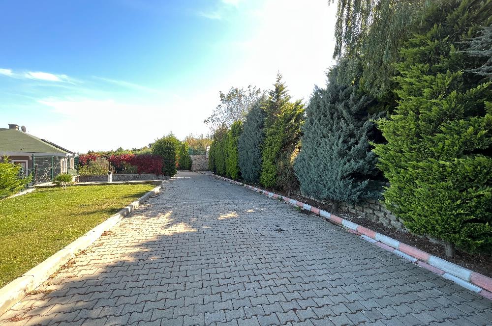 CENTURY 21'DEN 2 DÖNÜM ARAZİ İÇİNDE ŞÖMİNELİ KIŞ BAHÇELİ 4+1