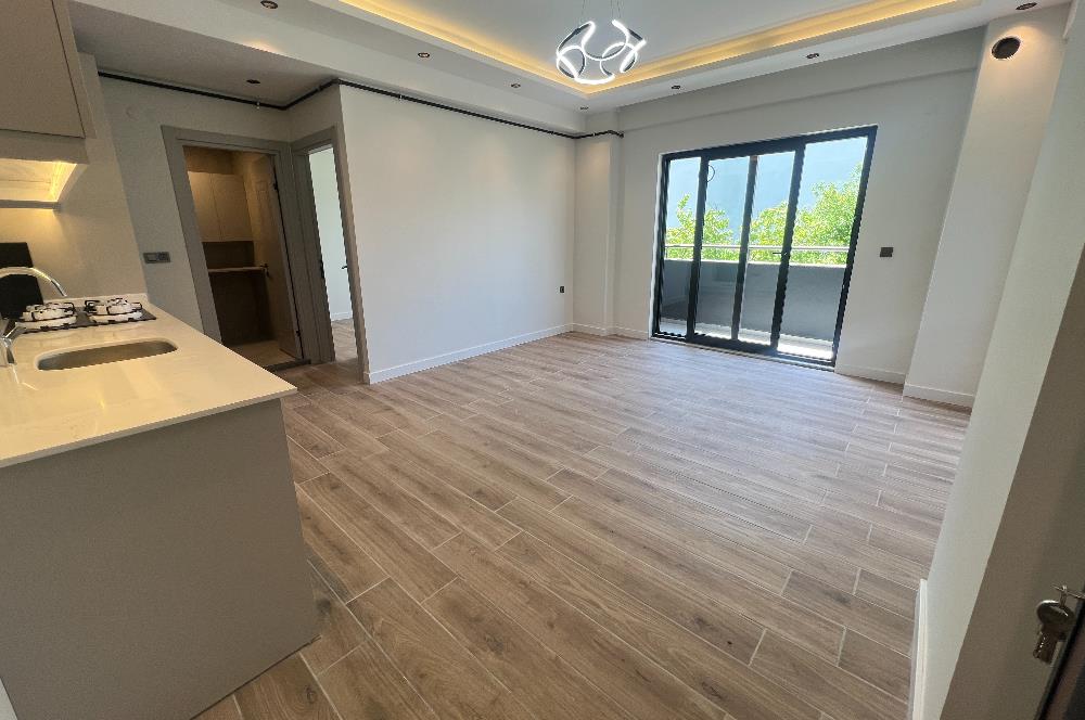 C21 BAL'DAN 10 BURDA AVM YAKIN ARA KAT 1+1 YENİ KİRALIK DAİRE