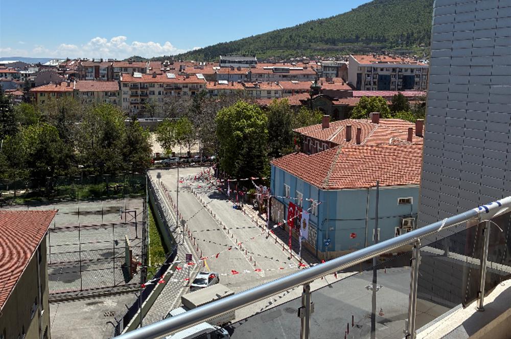 CENTURY 21 PLUS KARAMAN MAHALLESİNDE MERKEZİ KONUMDA LÜX DAİRE