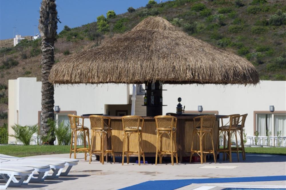 Bodrum Adabükü Turkuaz Sitesinde Eşyalı 2+1 Bahçe Katı Daire