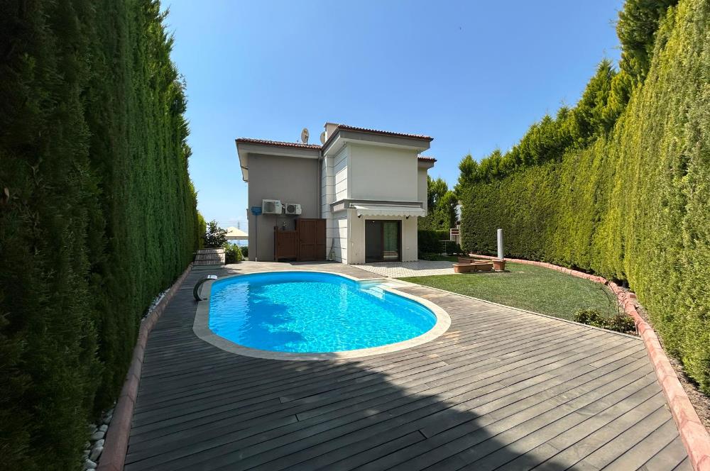 C21 Loca'dan Altınoluk Müstaki 8+1 Havuzlu Villa
