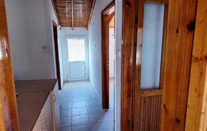 KUŞADASI MERKEZE VE PLAJA YAKIN HAVUZLU SİTEDE SATILIK 5+1 VİLLA
