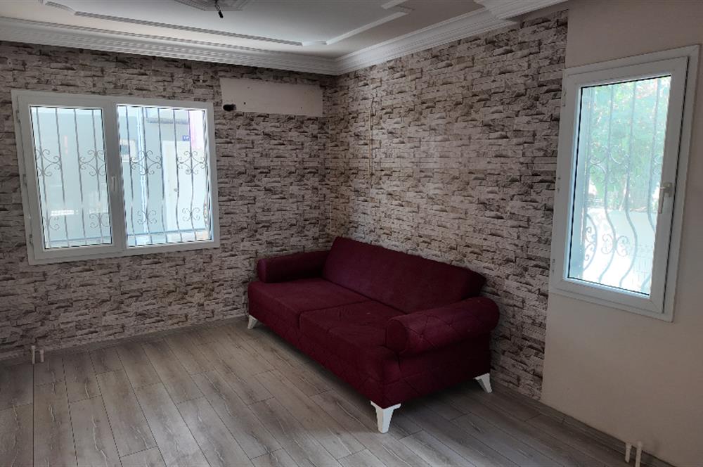 KUŞADASI MERKEZE VE PLAJA YAKIN HAVUZLU SİTEDE SATILIK 5+1 VİLLA