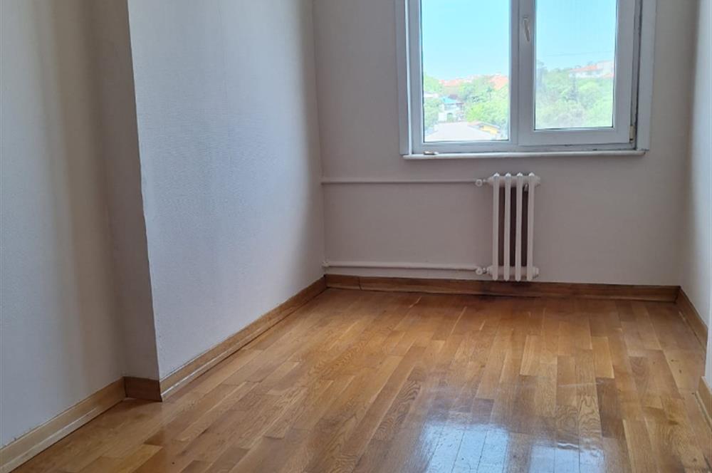 KADIKÖY KOŞUYOLU'NDA SİTE İÇERİSİNDE 3+1
