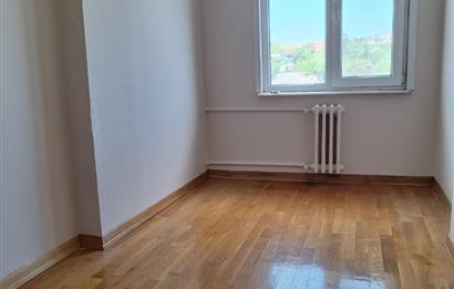 KADIKÖY KOŞUYOLU'NDA SİTE İÇERİSİNDE 3+1