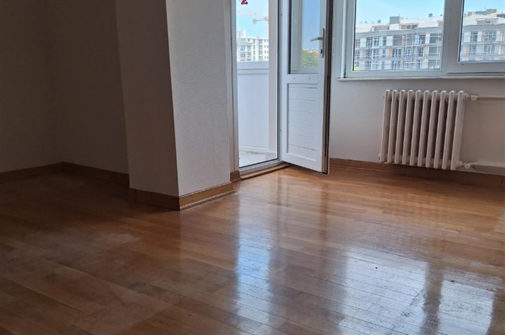 KADIKÖY KOŞUYOLU'NDA SİTE İÇERİSİNDE 3+1