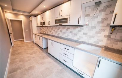 C21 LOCADAN MİNEL LİFE SİTESİ GAZİOSMANPAŞADA SATILIK 2+1 DAİRE