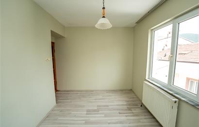 C21 Cius; Eşref Dinçer Mahallesi Derya Sokakta Kiralık 3+1 Daire