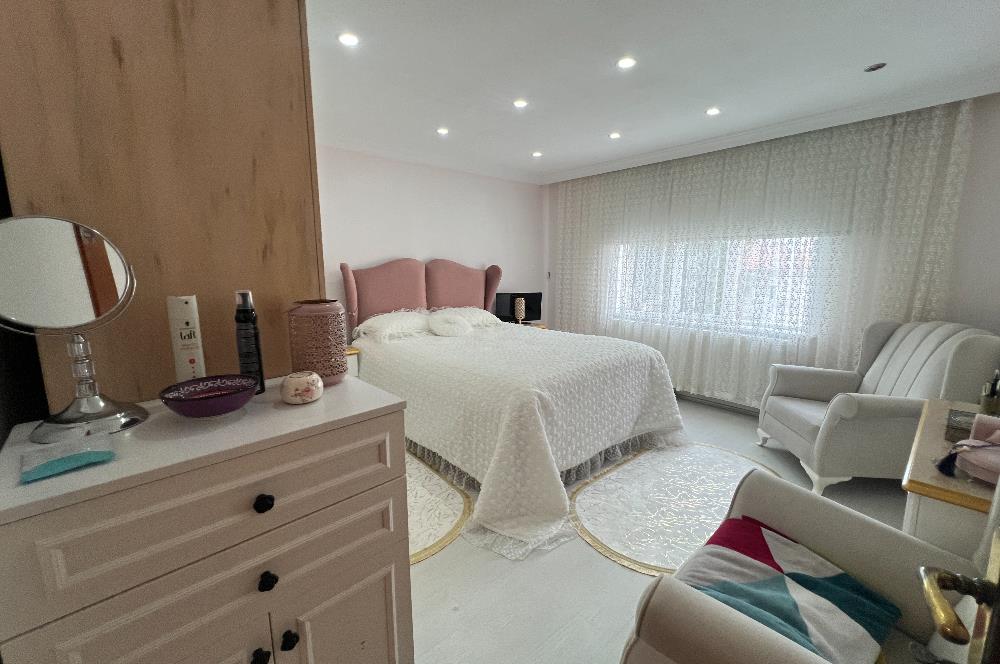 MALTEPE MAH 235 m2 ARSA İÇİNDE İKİ KATLI SATILIK MÜSTAKİL EV