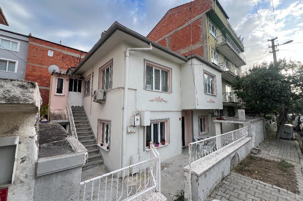 MALTEPE MAH 235 m2 ARSA İÇİNDE İKİ KATLI SATILIK MÜSTAKİL EV