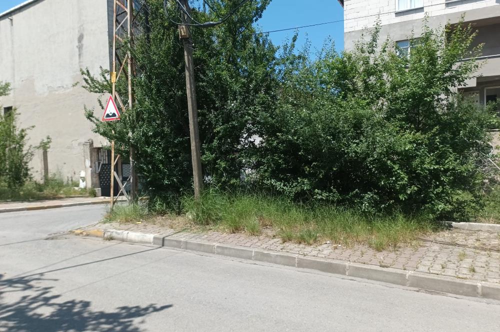 SULTANBEYLİ HAMİDİYE MAHALLESİNDE İKİ YOLA CEPHE SATILIK ARSA
