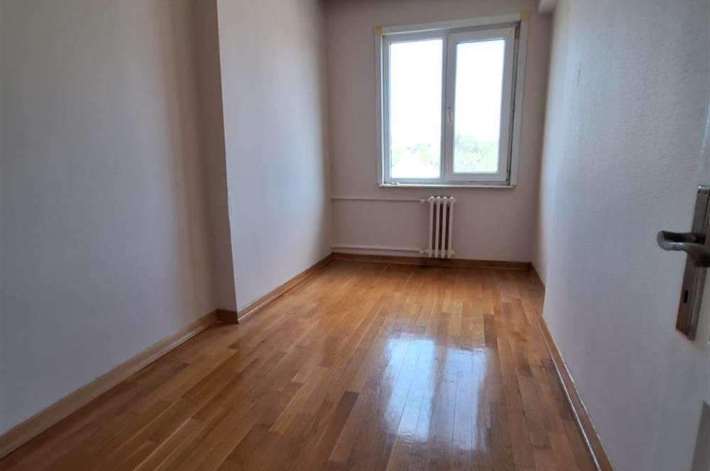 KADIKÖY KOŞUYOLU'NDA SİTE İÇERİSİNDE 3+1