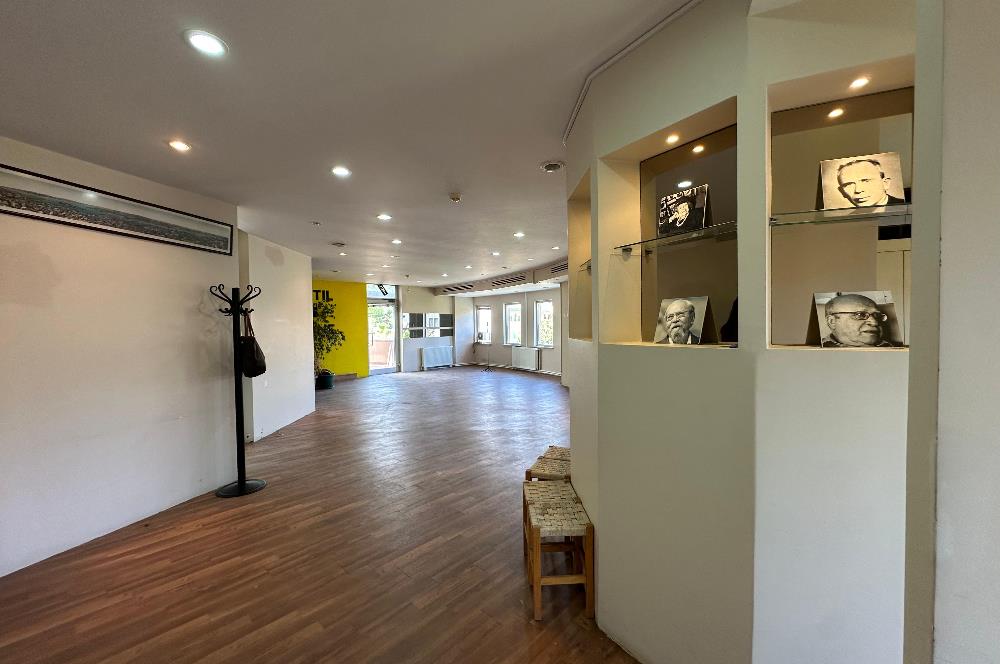 Uskumruköy Büyük Arıköy Sitesinde 2 Katlı Kiralık İş Yeri