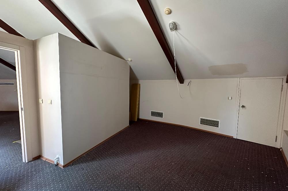 Uskumruköy Büyük Arıköy Sitesinde 2 Katlı Kiralık İş Yeri