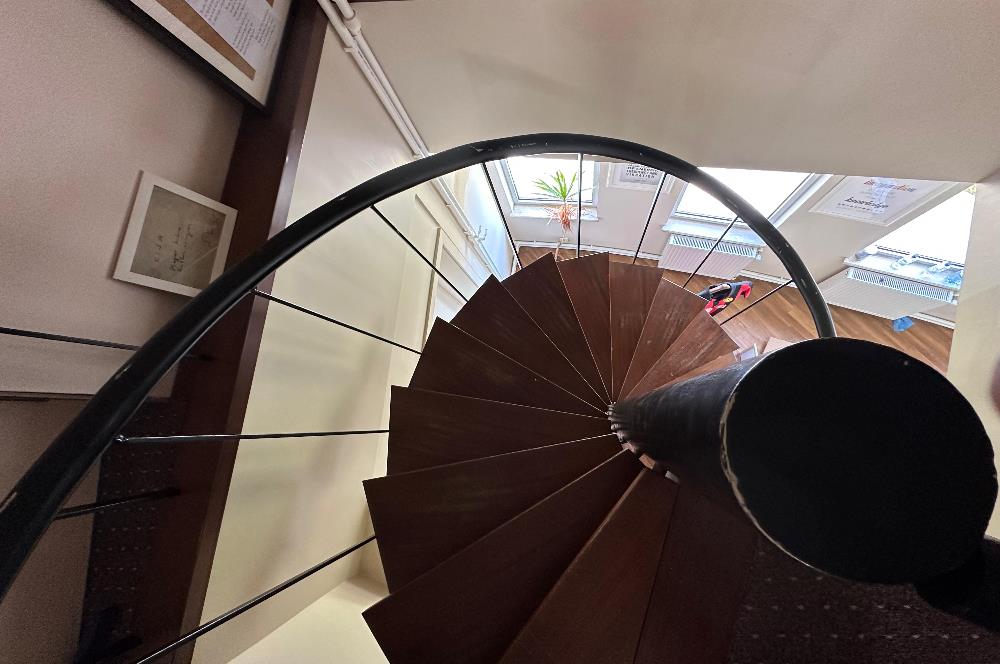 Uskumruköy Büyük Arıköy Sitesinde 2 Katlı Kiralık İş Yeri