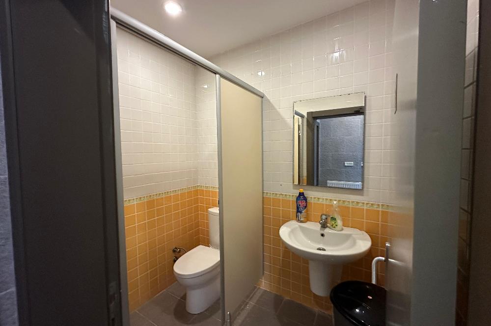 Uskumruköy Büyük Arıköy Sitesinde 2 Katlı Kiralık İş Yeri