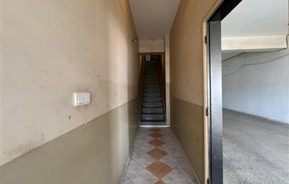 Gıda Çarşısı'nda 3 Katlı,Çift Cepheli Satılık Dükkan