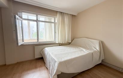 CENTURY 21 BAL GAYRİMENKUL'DEN DEVLET HASTANESİ VE ŞEHİR MERKEZİNE OLDUKÇA YAKIN İÇİ TAMAMEN YENİLENMİŞ,  KAPALI MUTFAKLI  ÇİFT LAVABO ÇİFT BALKONLU GENİŞ FERAH 2+1 