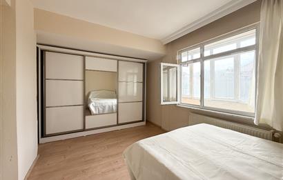 CENTURY 21 BAL GAYRİMENKUL'DEN DEVLET HASTANESİ VE ŞEHİR MERKEZİNE OLDUKÇA YAKIN İÇİ TAMAMEN YENİLENMİŞ,  KAPALI MUTFAKLI  ÇİFT LAVABO ÇİFT BALKONLU GENİŞ FERAH 2+1 