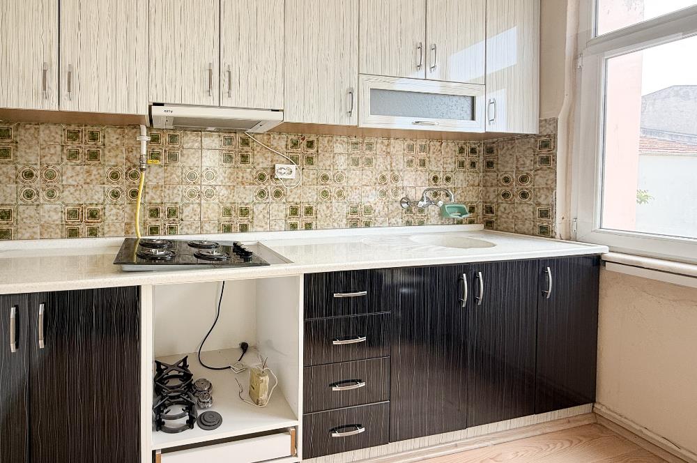 CENTURY 21 BAL GAYRİMENKUL'DEN DEVLET HASTANESİ VE ŞEHİR MERKEZİNE OLDUKÇA YAKIN İÇİ TAMAMEN YENİLENMİŞ,  KAPALI MUTFAKLI  ÇİFT LAVABO ÇİFT BALKONLU GENİŞ FERAH 2+1 