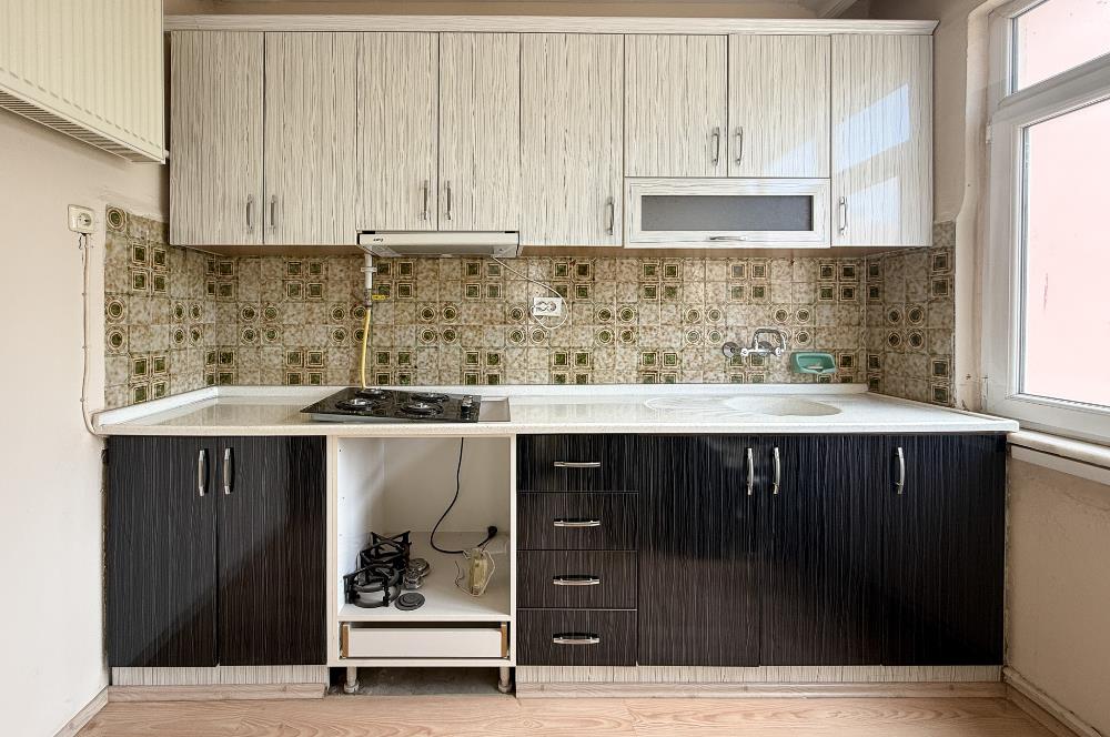 CENTURY 21 BAL GAYRİMENKUL'DEN DEVLET HASTANESİ VE ŞEHİR MERKEZİNE OLDUKÇA YAKIN İÇİ TAMAMEN YENİLENMİŞ,  KAPALI MUTFAKLI  ÇİFT LAVABO ÇİFT BALKONLU GENİŞ FERAH 2+1 