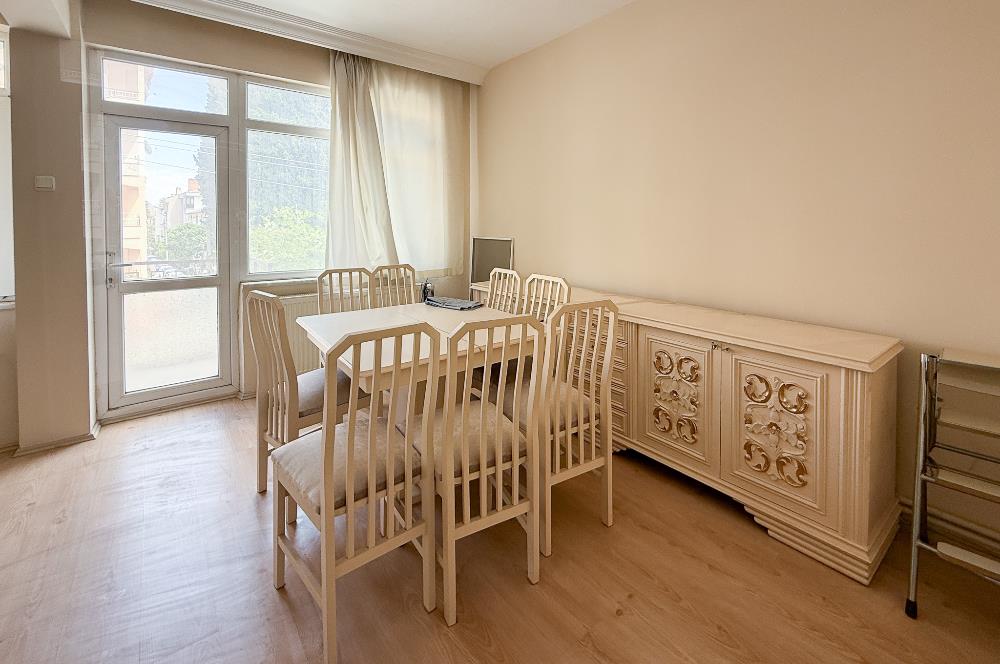 CENTURY 21 BAL GAYRİMENKUL'DEN DEVLET HASTANESİ VE ŞEHİR MERKEZİNE OLDUKÇA YAKIN İÇİ TAMAMEN YENİLENMİŞ,  KAPALI MUTFAKLI  ÇİFT LAVABO ÇİFT BALKONLU GENİŞ FERAH 2+1 