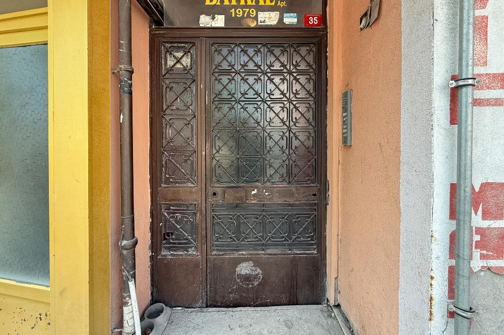 CENTURY 21 BAL GAYRİMENKUL'DEN DEVLET HASTANESİ VE ŞEHİR MERKEZİNE OLDUKÇA YAKIN İÇİ TAMAMEN YENİLENMİŞ,  KAPALI MUTFAKLI  ÇİFT LAVABO ÇİFT BALKONLU GENİŞ FERAH 2+1 
