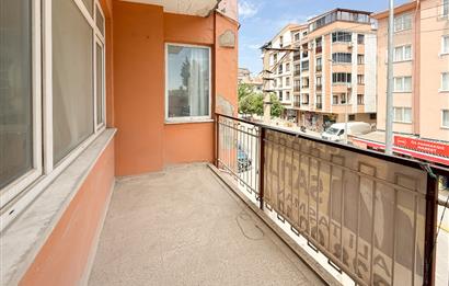 CENTURY 21 BAL GAYRİMENKUL'DEN DEVLET HASTANESİ VE ŞEHİR MERKEZİNE OLDUKÇA YAKIN İÇİ TAMAMEN YENİLENMİŞ,  KAPALI MUTFAKLI  ÇİFT LAVABO ÇİFT BALKONLU GENİŞ FERAH 2+1 