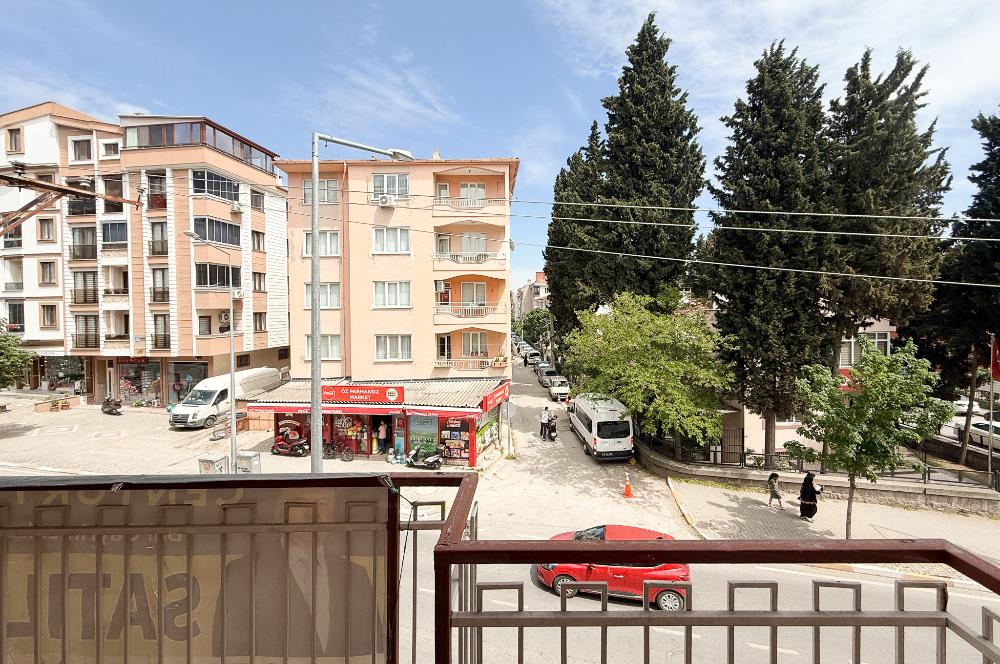 CENTURY 21 BAL GAYRİMENKUL'DEN DEVLET HASTANESİ VE ŞEHİR MERKEZİNE OLDUKÇA YAKIN İÇİ TAMAMEN YENİLENMİŞ,  KAPALI MUTFAKLI  ÇİFT LAVABO ÇİFT BALKONLU GENİŞ FERAH 2+1 